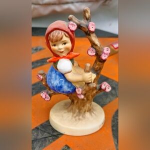 Vintage Hummel "Little Apple Tree Girl" #141